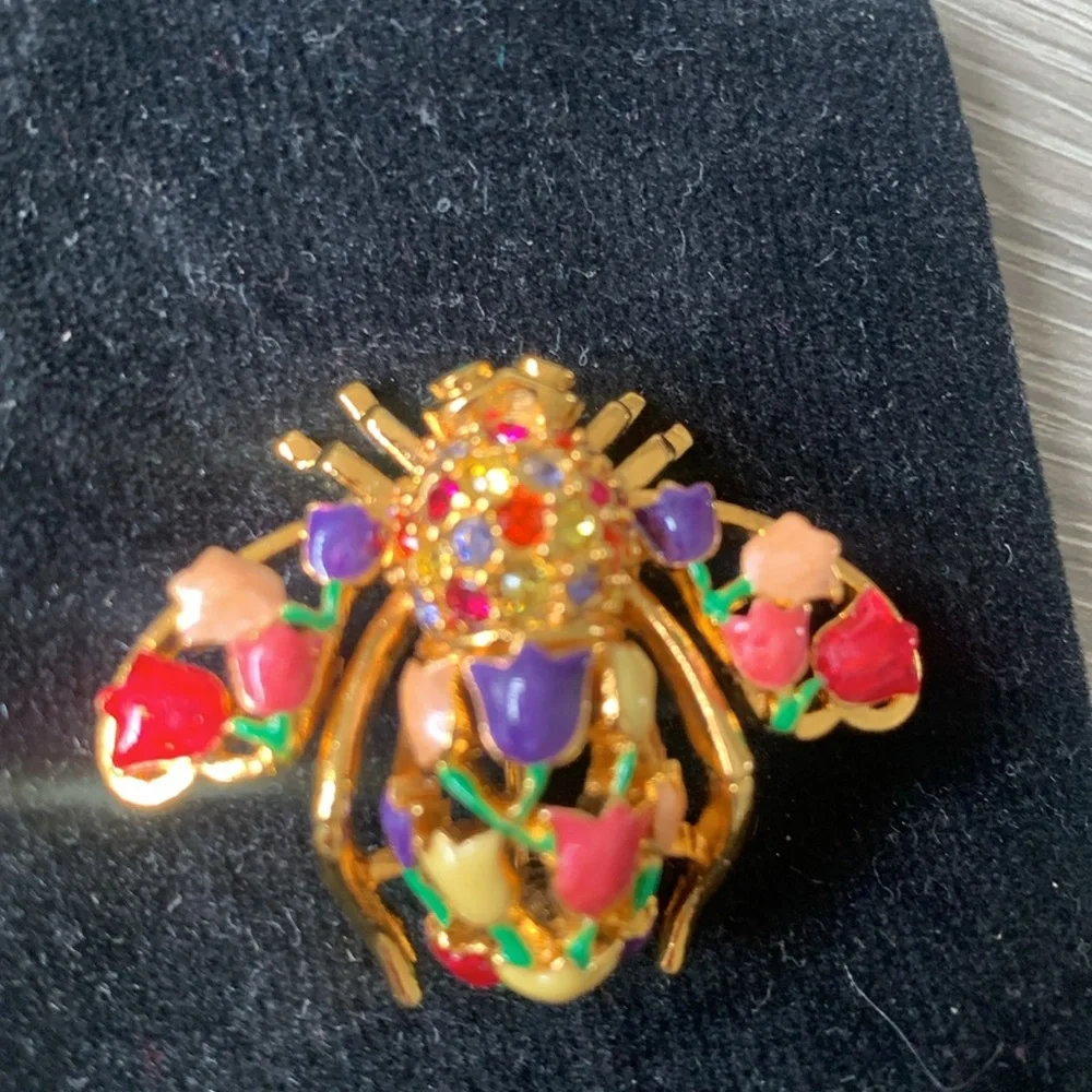 New Joan Rivers's Large Floral and multicolor rhinestones Bee pin RARE